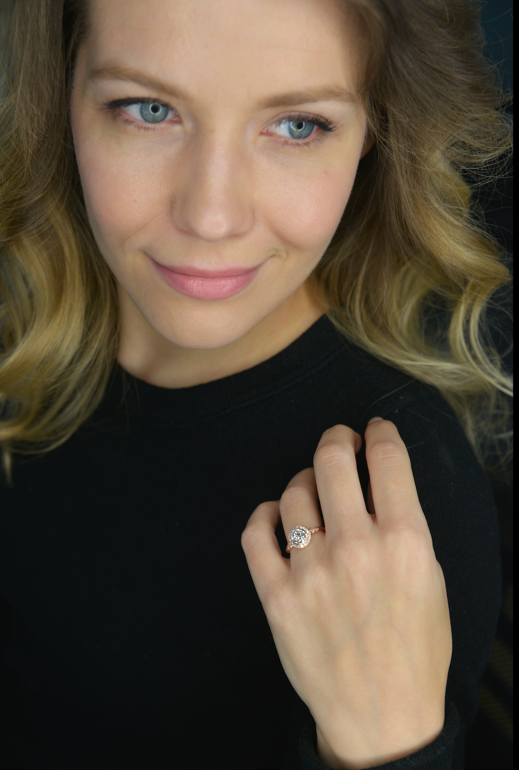 round bezel halo vintage look engagement ring in a model