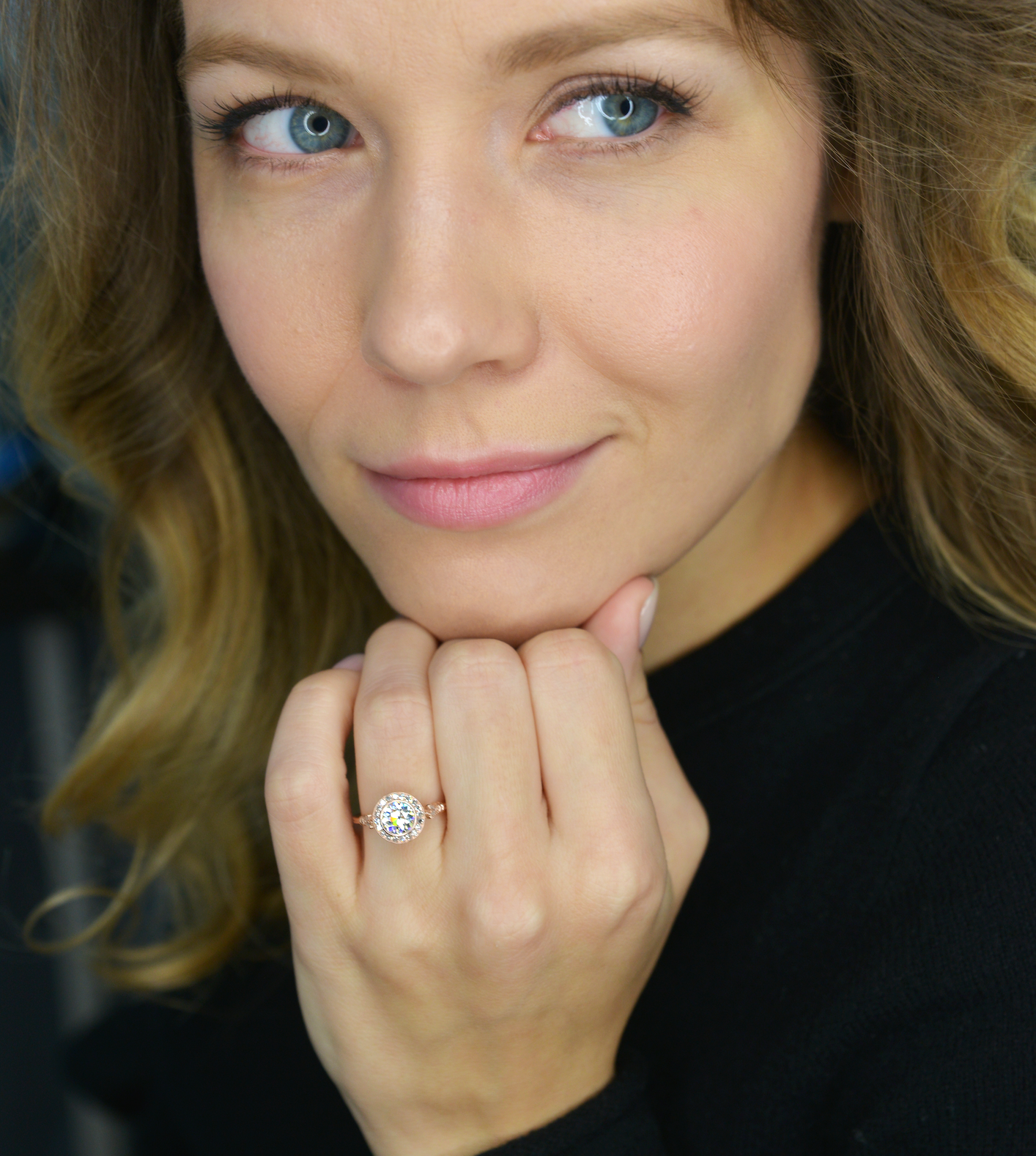 round bezel halo vintage look engagement ring in a model