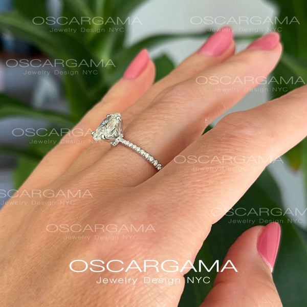 Classic Oval Solitaire 2ct to 3ct lab Grown Diamond engagement ring in gold.