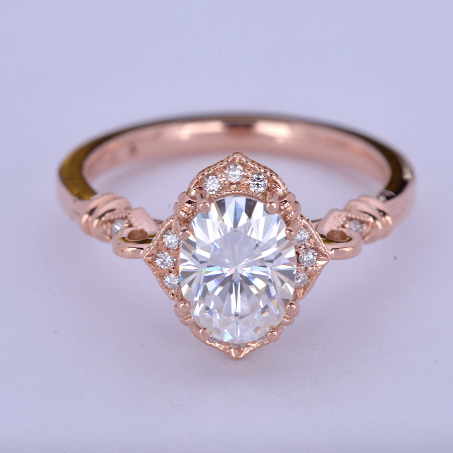 Oval Halo vintage look engagement ring in rose gold