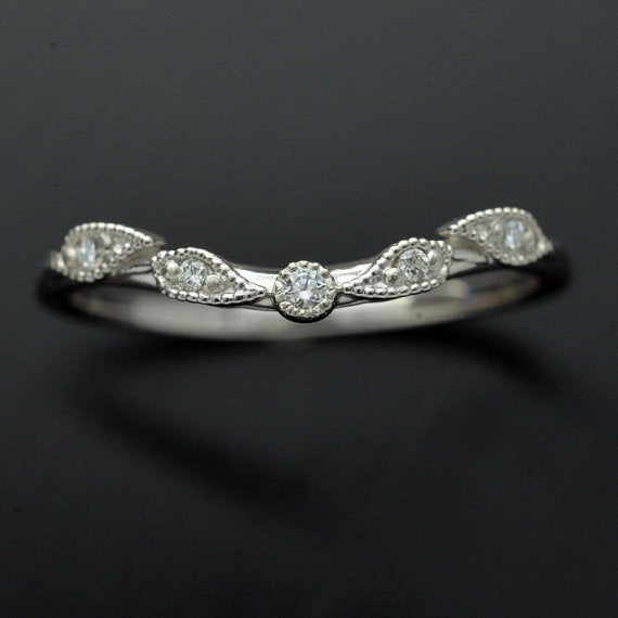 leaf curved band with 5 diamonds in white gold 